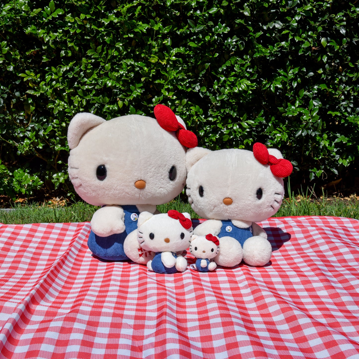 Classic Hello Kitty Plush Mascot